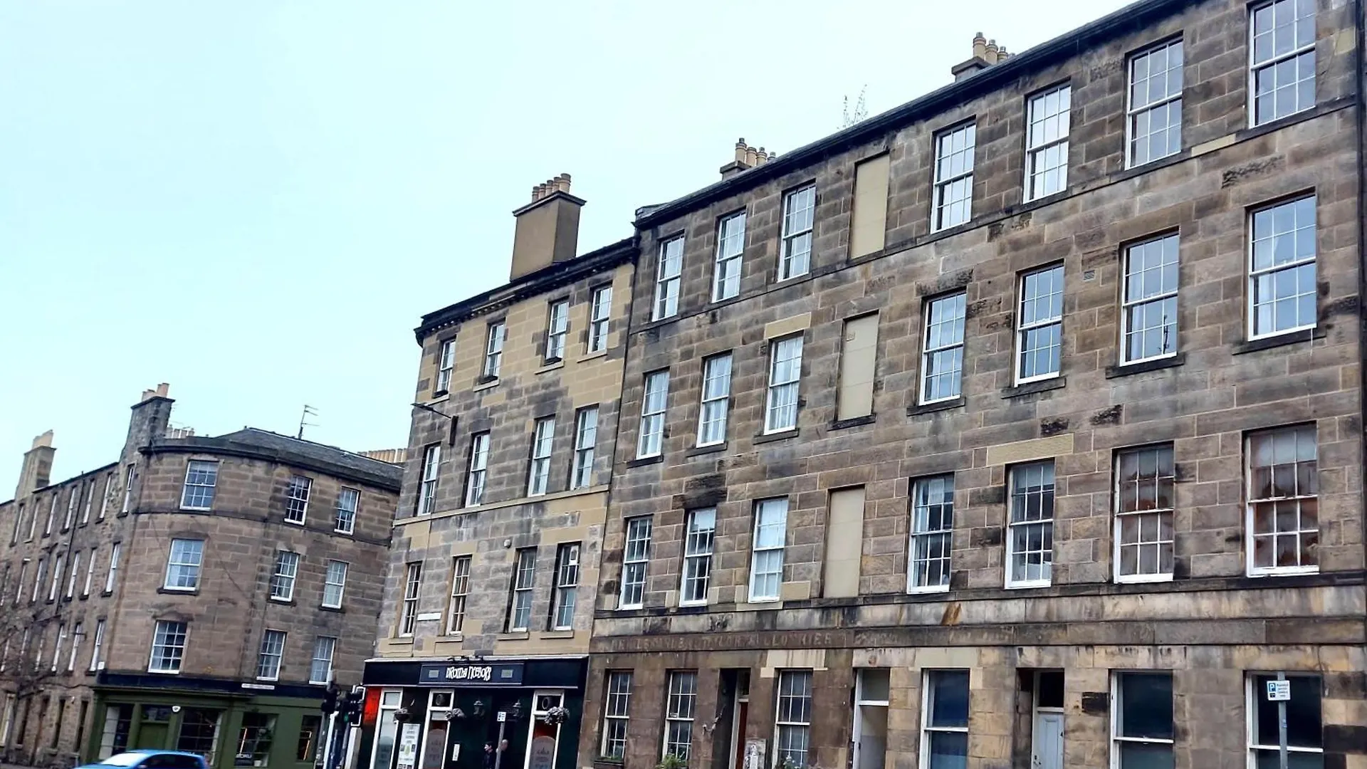Spacious Victorian Flat In Edinburgh City Apartment